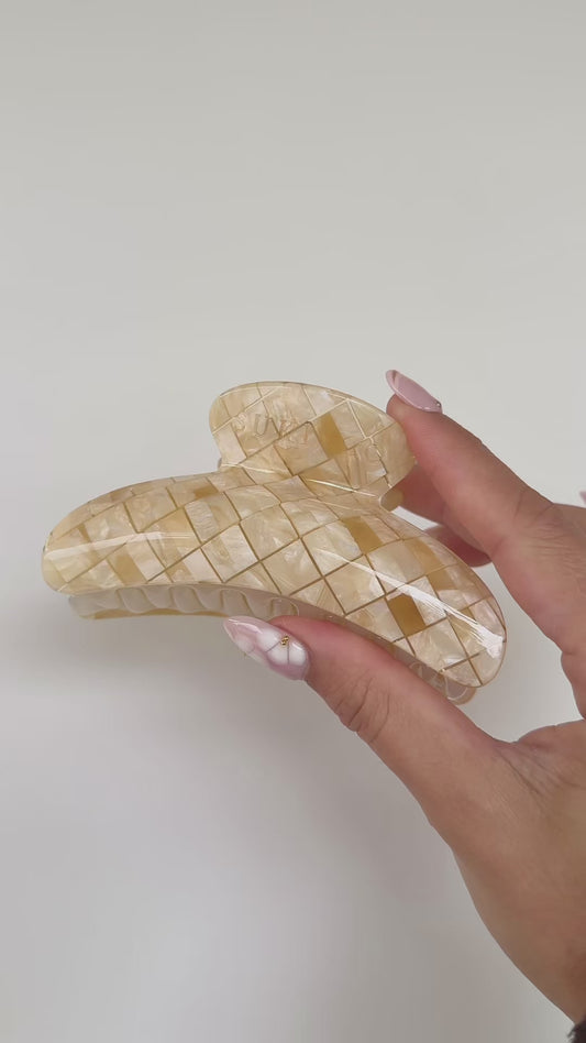 Signature Claw  - Pearl Tiles